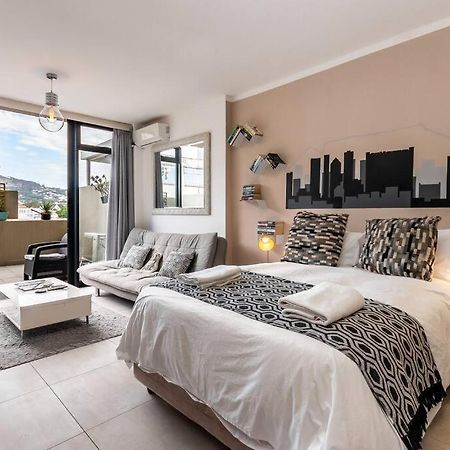 Ferienwohnung Four Seasons 818- Spacious Cbd Studio - Onsite Parking, Gym & Rooftop Pool Kapstadt Exterior foto