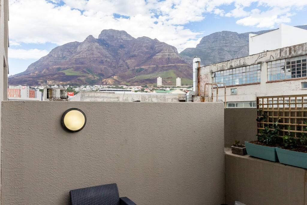 Ferienwohnung Four Seasons 818- Spacious Cbd Studio - Onsite Parking, Gym & Rooftop Pool Kapstadt Exterior foto