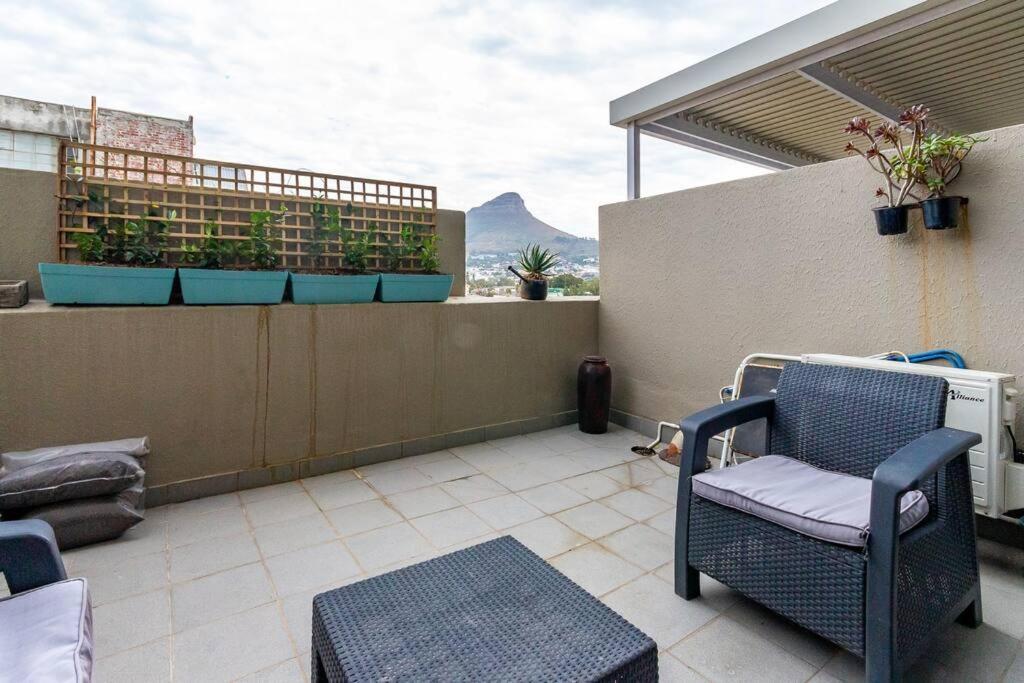 Ferienwohnung Four Seasons 818- Spacious Cbd Studio - Onsite Parking, Gym & Rooftop Pool Kapstadt Exterior foto