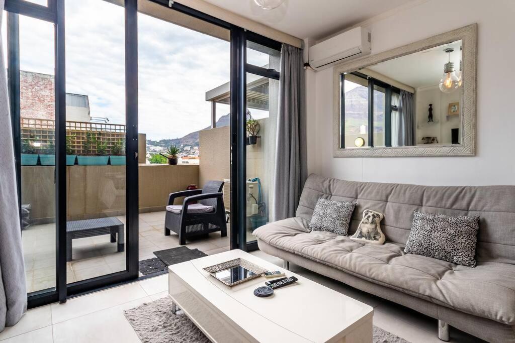Ferienwohnung Four Seasons 818- Spacious Cbd Studio - Onsite Parking, Gym & Rooftop Pool Kapstadt Exterior foto